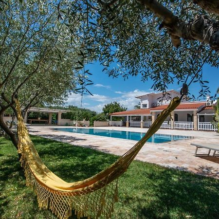 Villa Barnaba Country House & Pool Полиняно а Маре Екстериор снимка